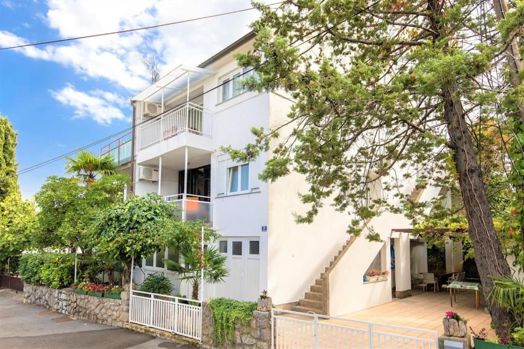 Buena Vista Malinska #1 Apartment Bagian luar foto